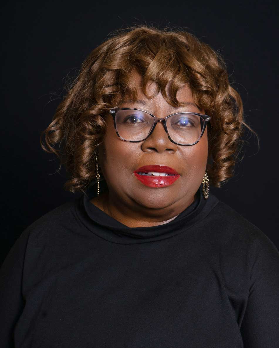 Meet our experienced staff at Phase 4 Plastic Surgery, Stephanie Braye, Practice Manager at Phase 4