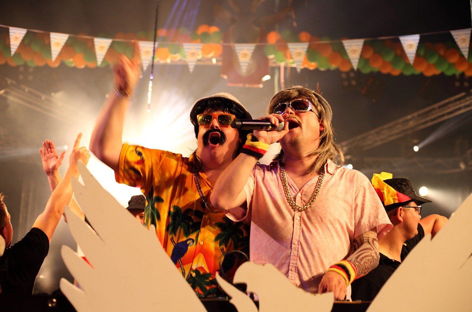 Beck und Bauer zingen