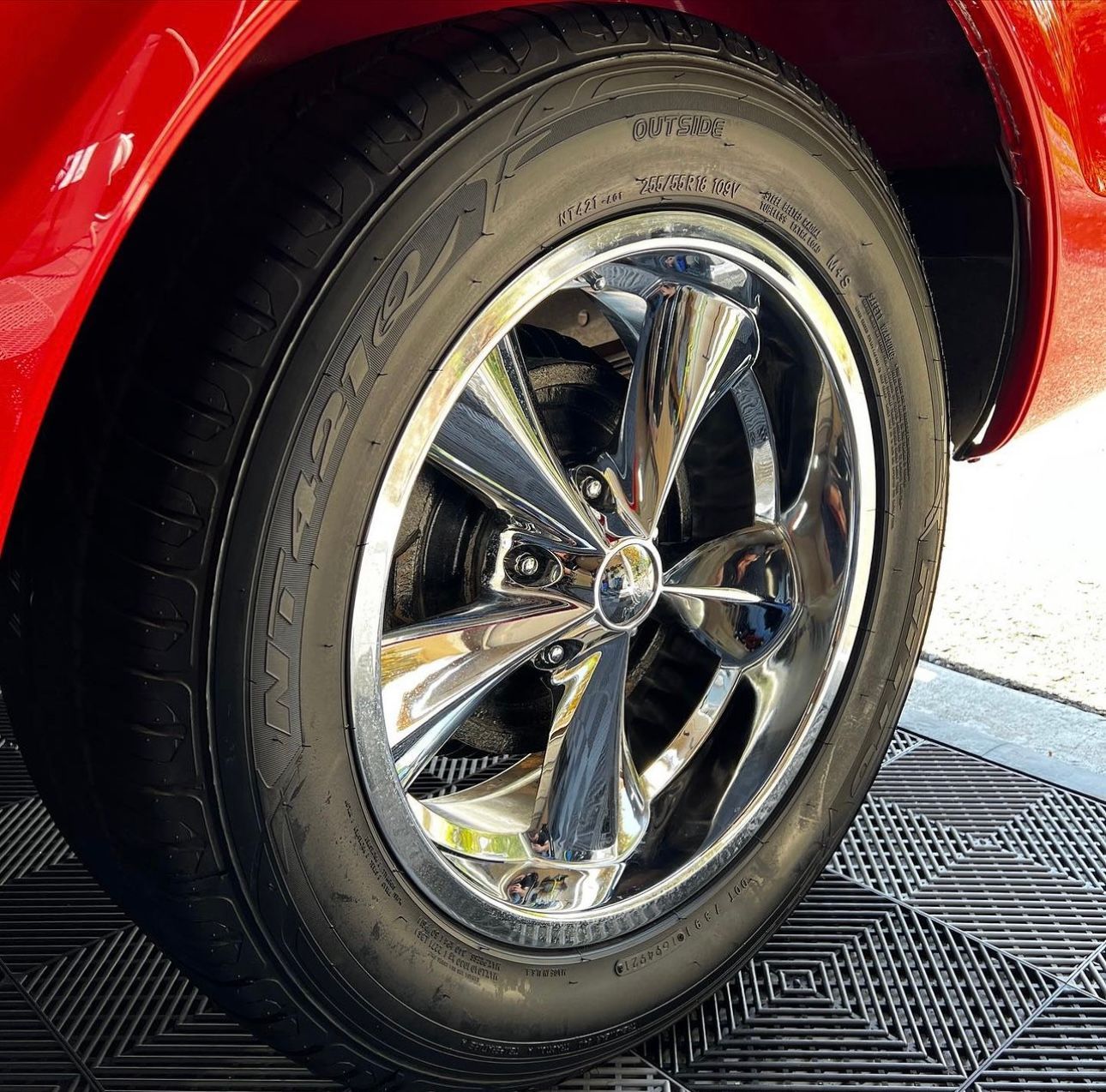 Full Detailing - 72 Chevy Wheel