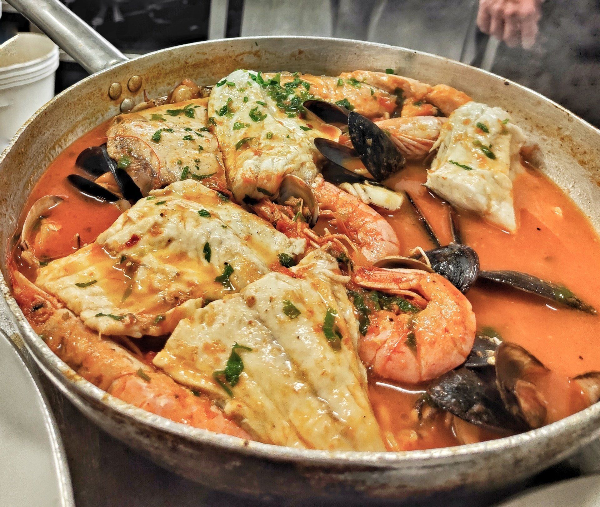 piatto di pesce con cozze