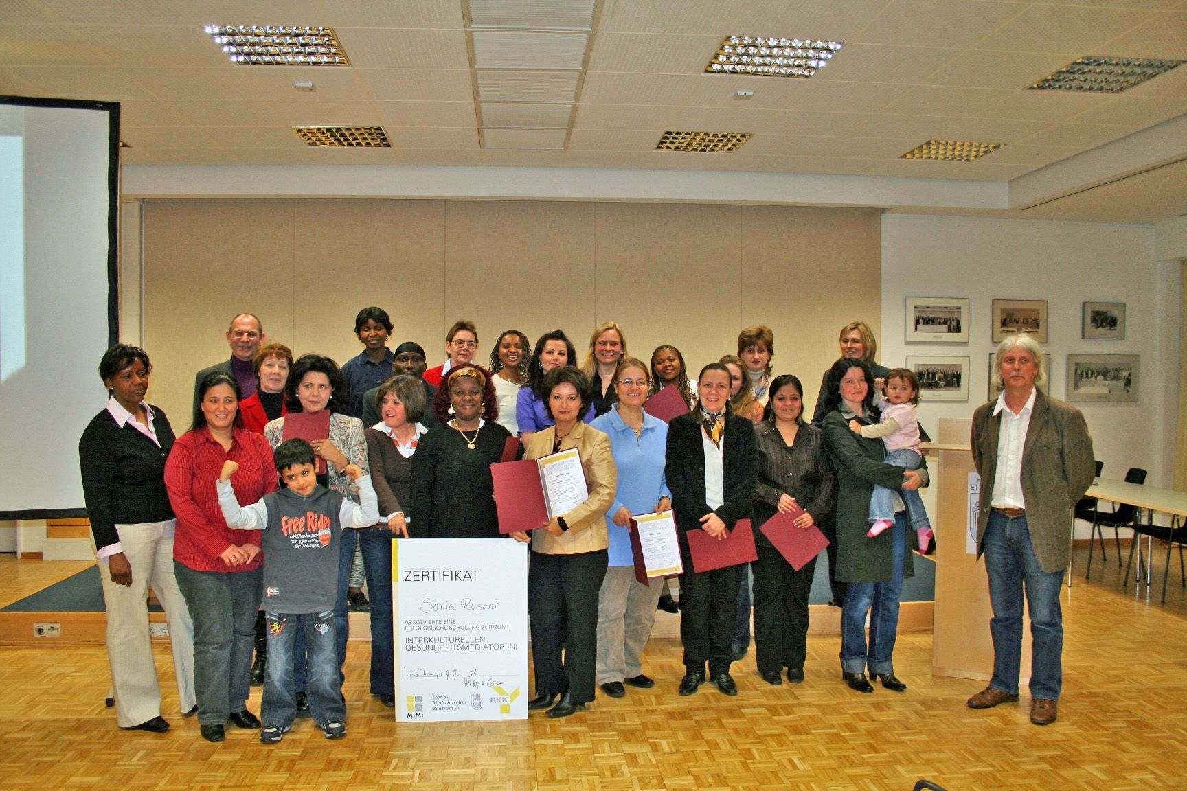 Vergabe der Inhaberzertifikate an die Teilnehmer der Schulung 2006