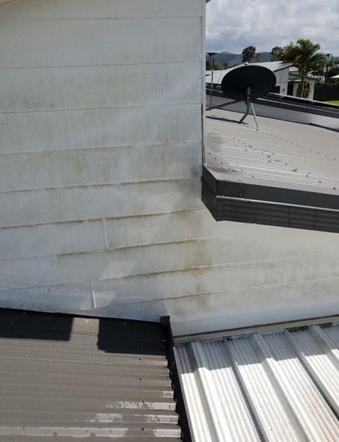 Dirty white roof — House Washing in Mackay, QLD