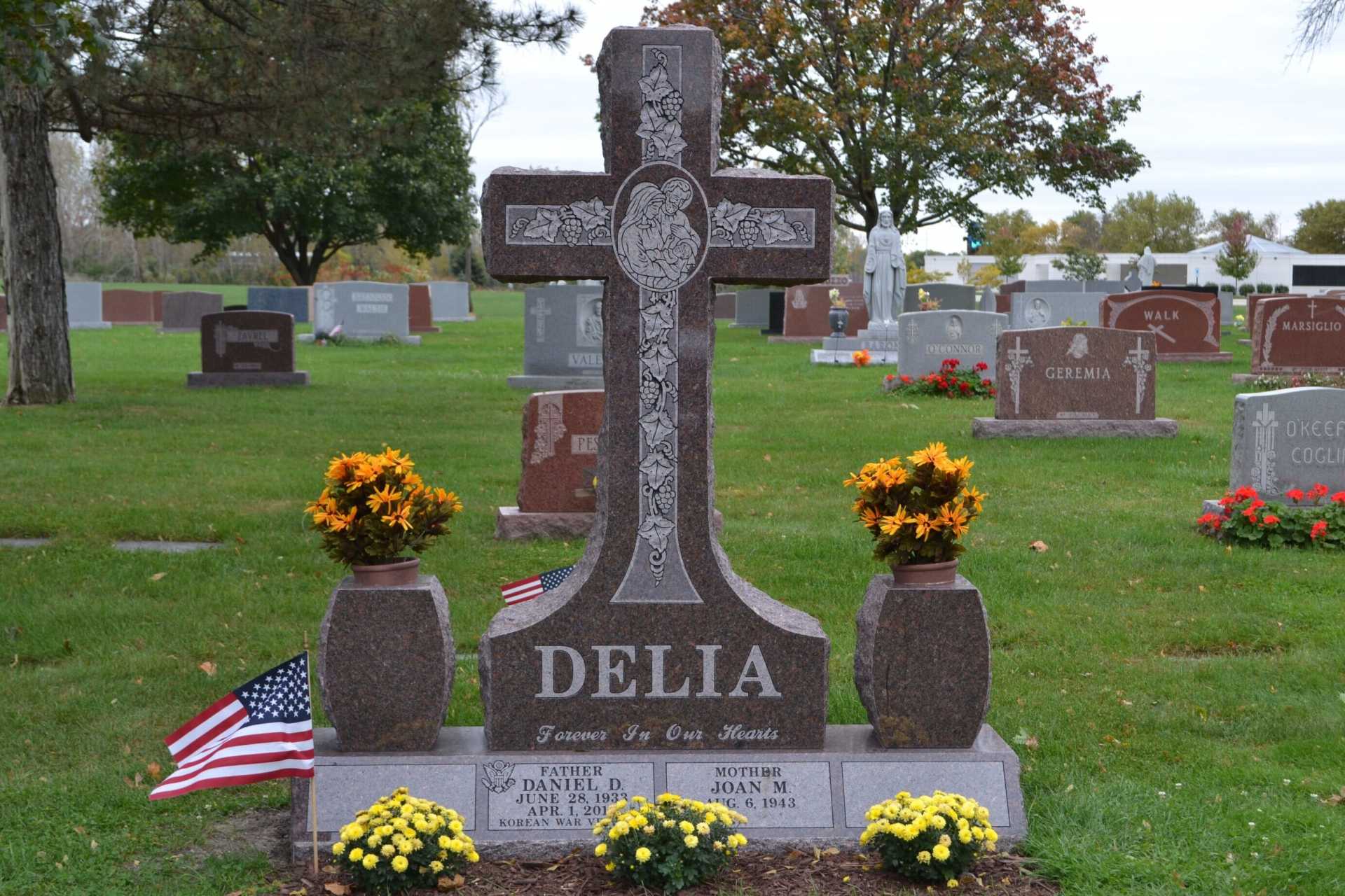 Grave marker with cross shape, 