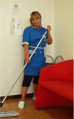 operatrice impresa di pulizie