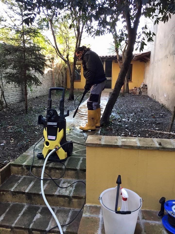 posa sistema di irrigazione giardino