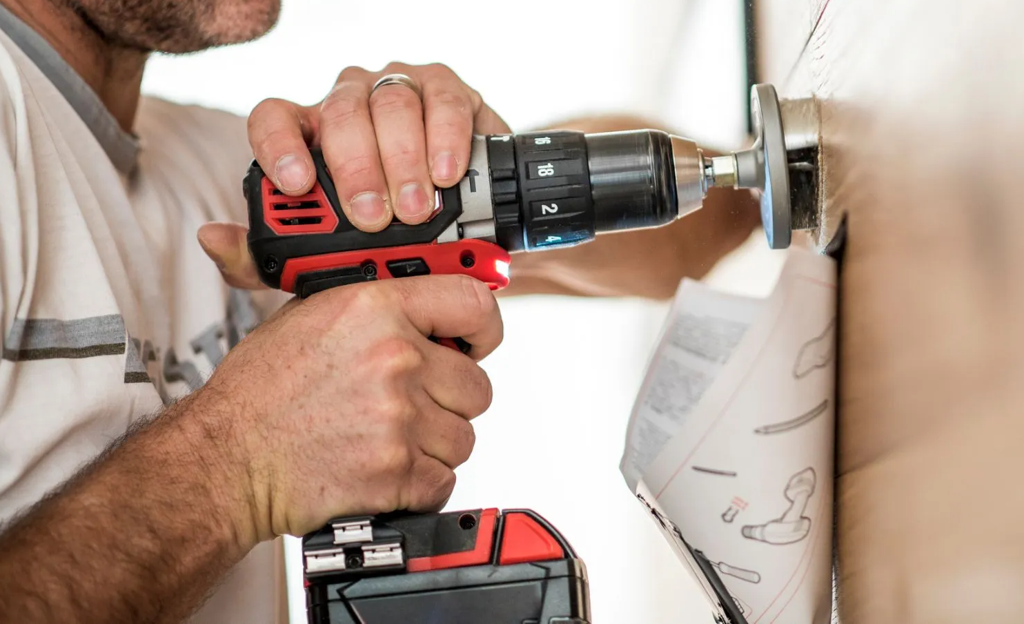 installazione di una serratura