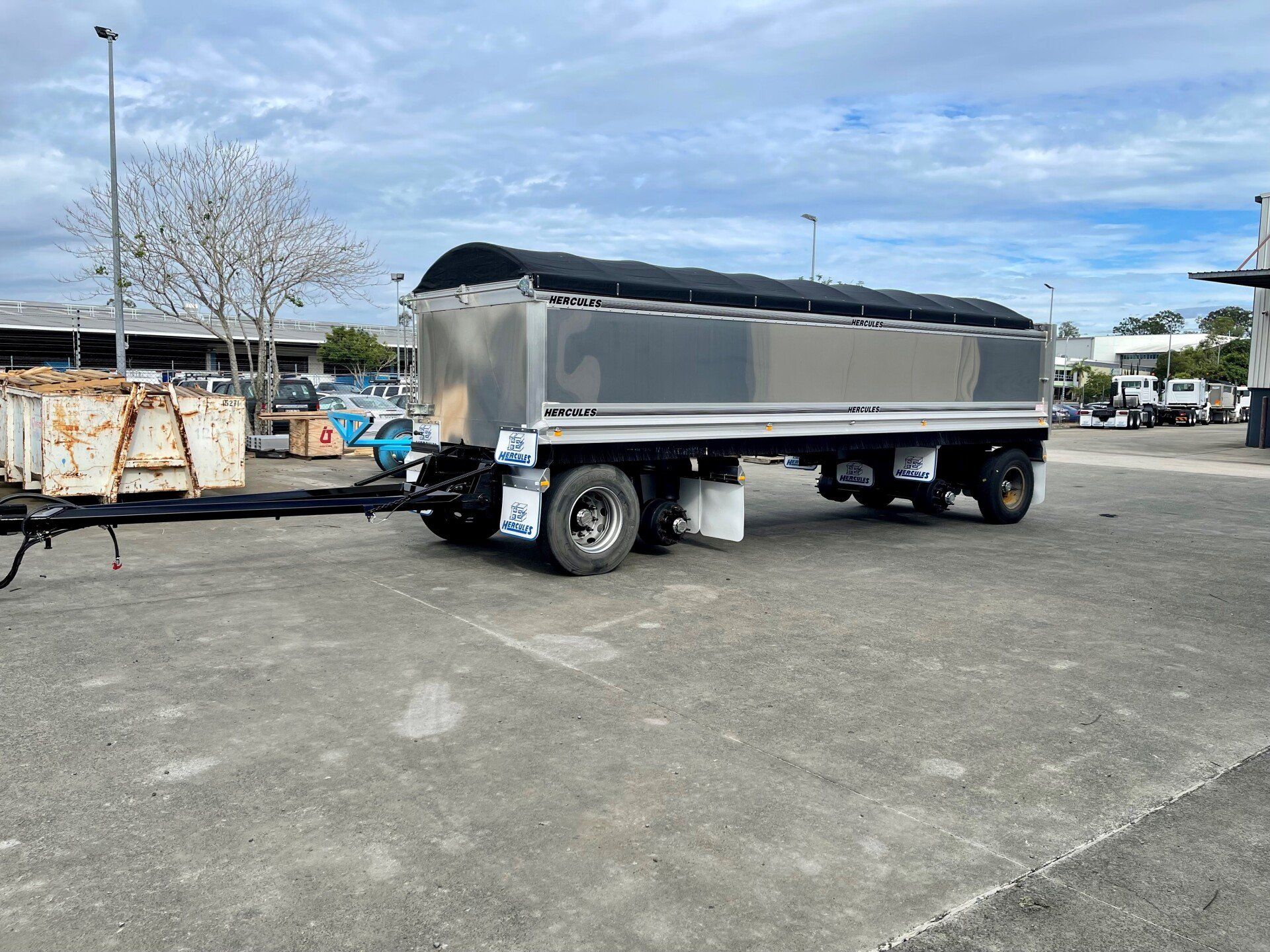 Trucks, Trailers and Equipment For Sale Darra