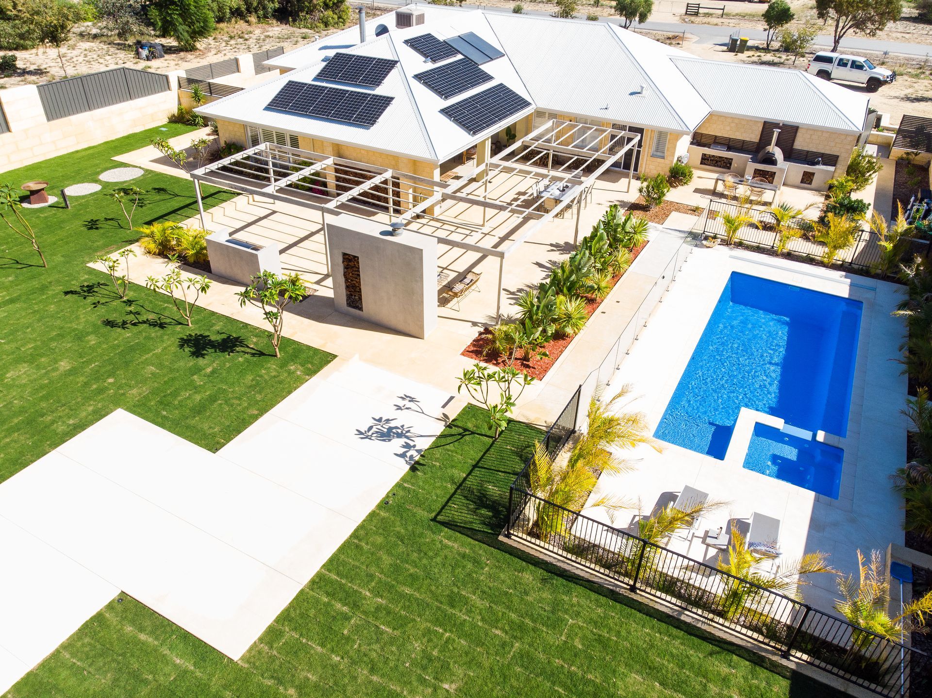 Saint-Louis Horizon Pool — Pools By Design in Warana, QLD