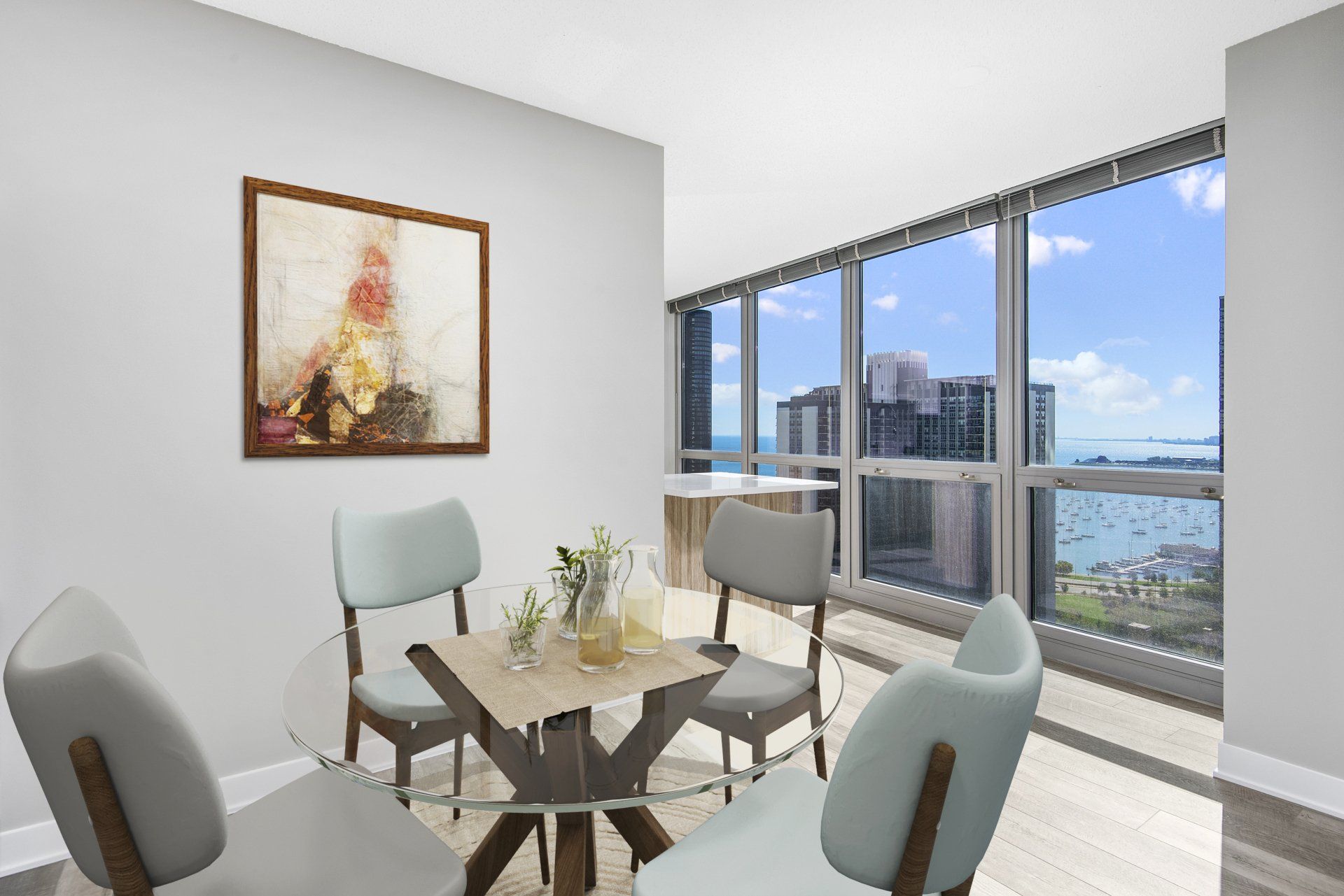 Luxurious Amenities Apartments in Chicago, IL Shoreham & Tides