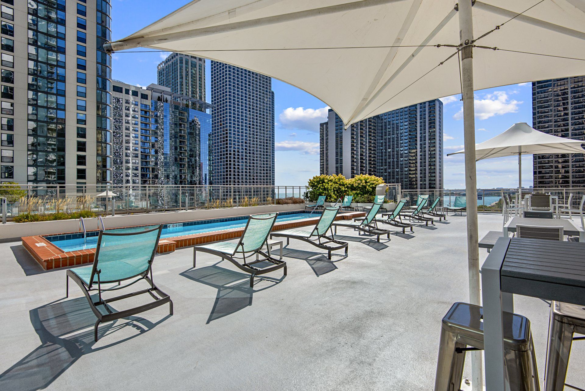 High-Rise Apartments In Chicago, IL | Shoreham & Tides