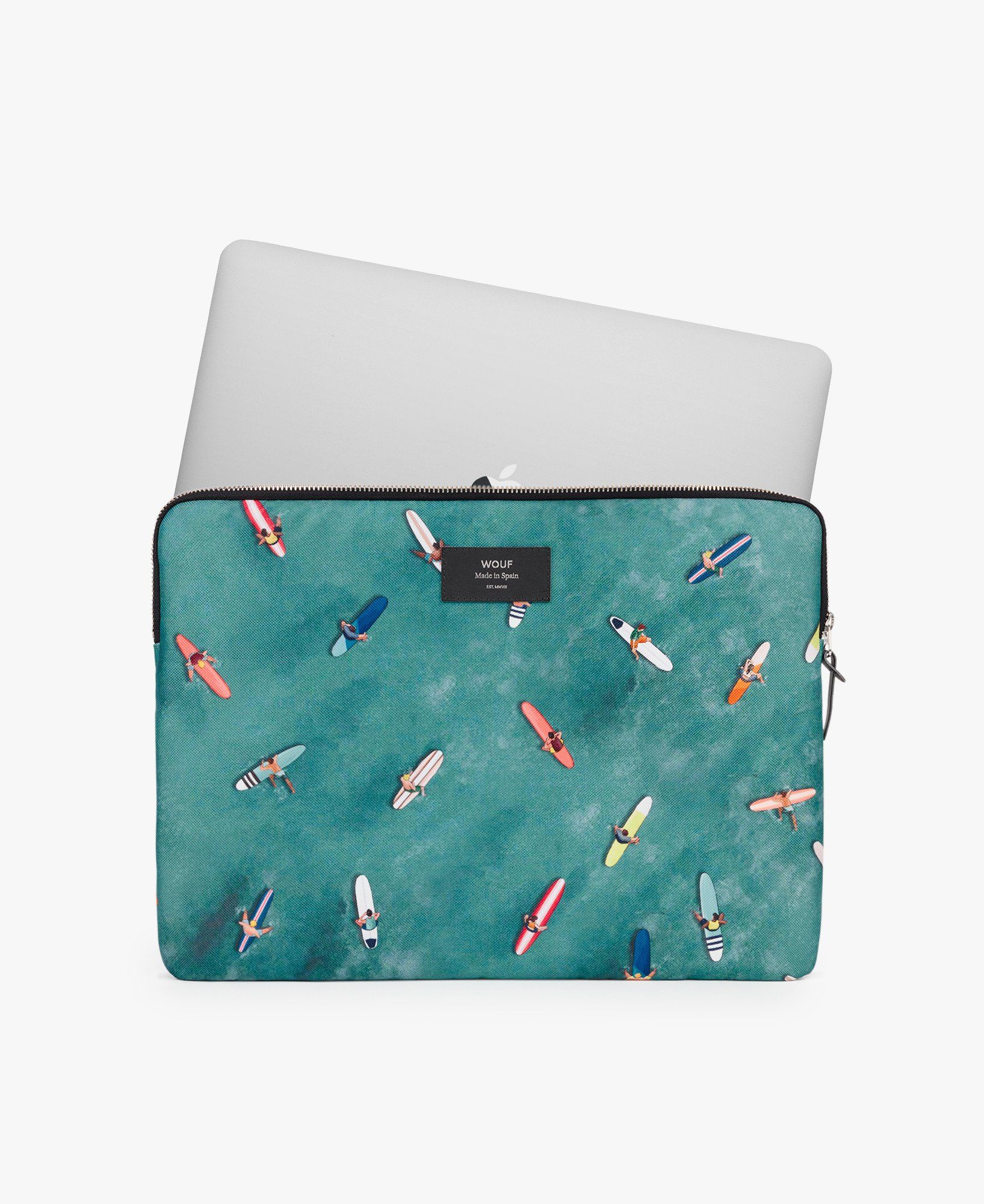 Eine Laptoptasche mit einem Surfbrettmuster darauf.