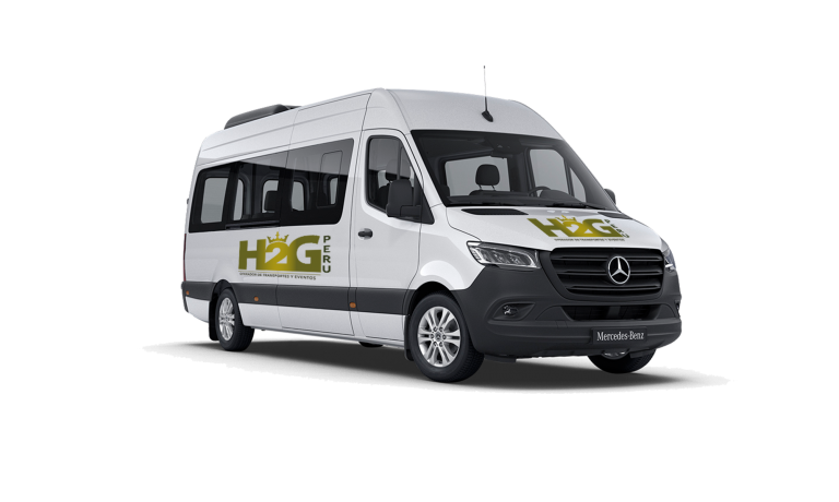 Furgoneta Mercedes blanca con el logotipo de HOG sobre fondo blanco.