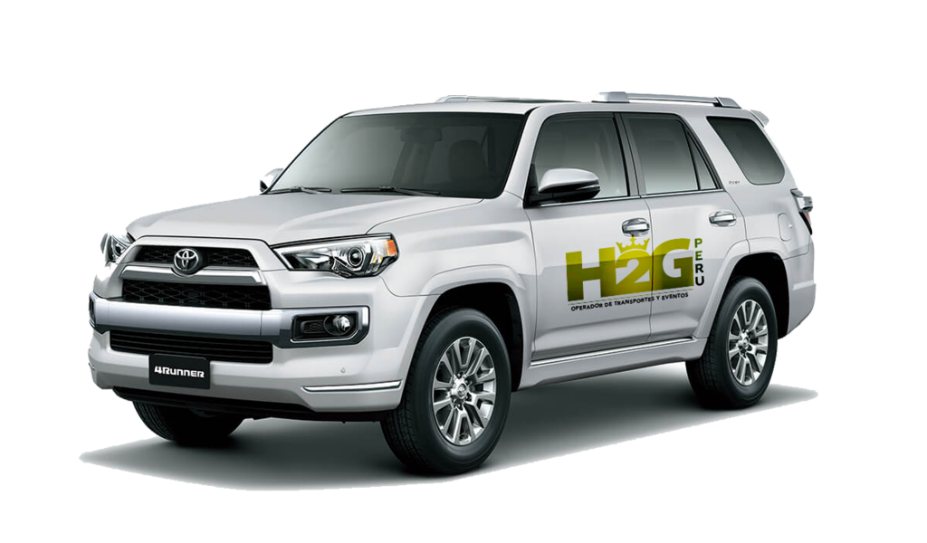 SUV Toyota plateado con el logotipo HZG, mostrado de perfil sobre un fondo blanco.