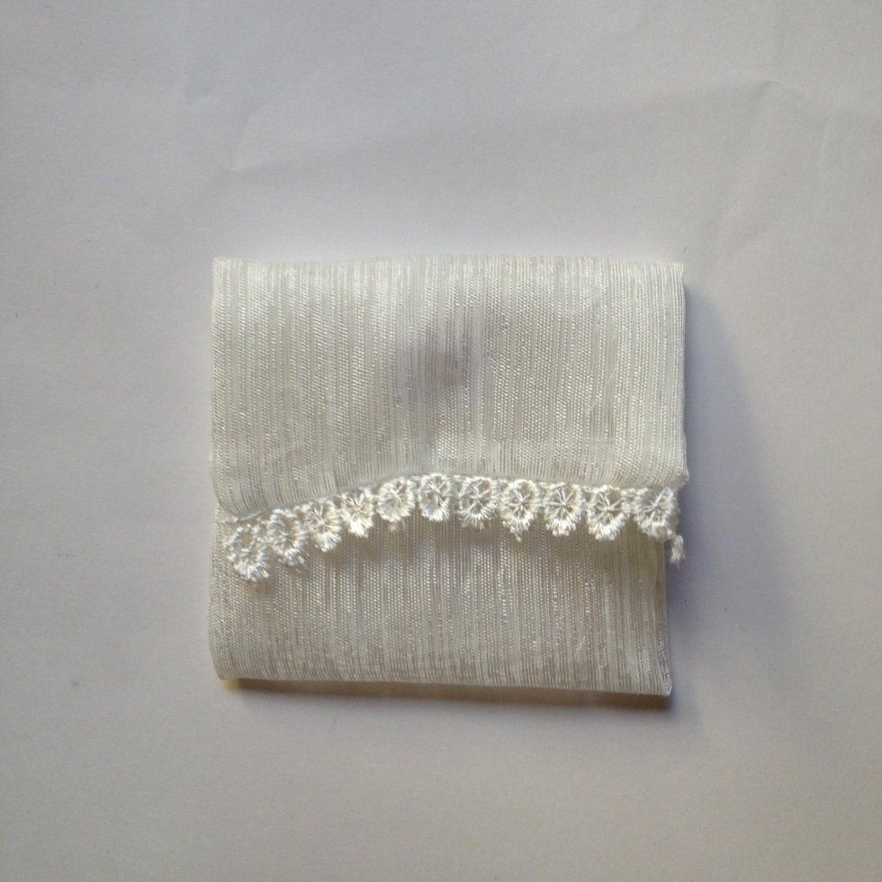 Bomboniera con ricamo