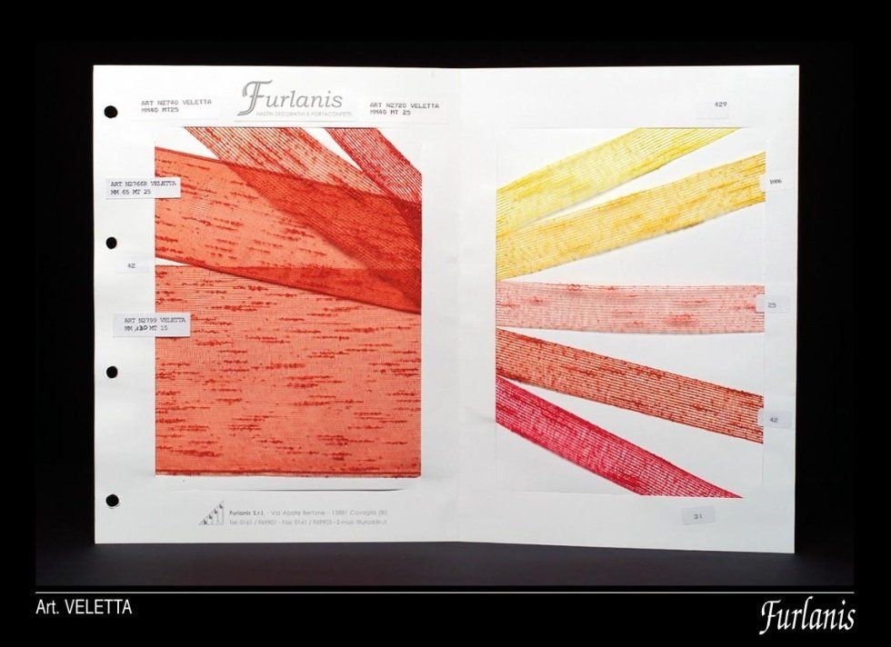 Nastri rossi e gialli