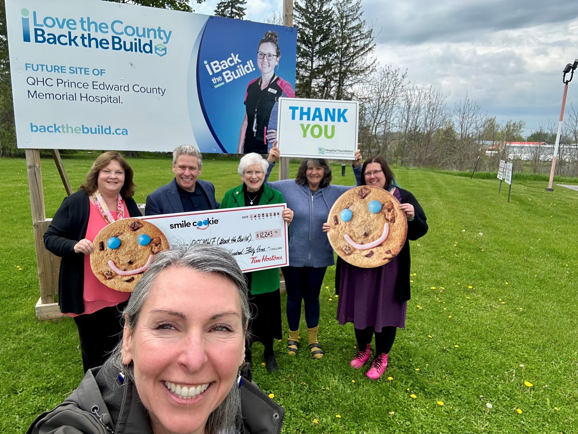 Group photo to share the results of the 2024 Smile Cookie campaign at PECMHF.