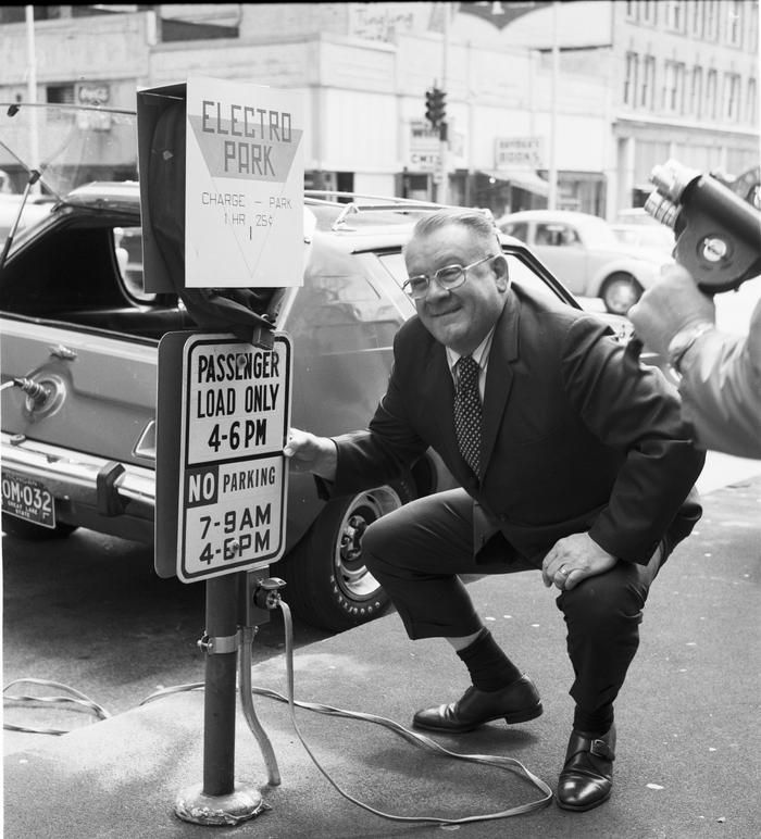 In 1973 the director Gordon Vickery demonstrated the dedicated charging station - Electro Park.