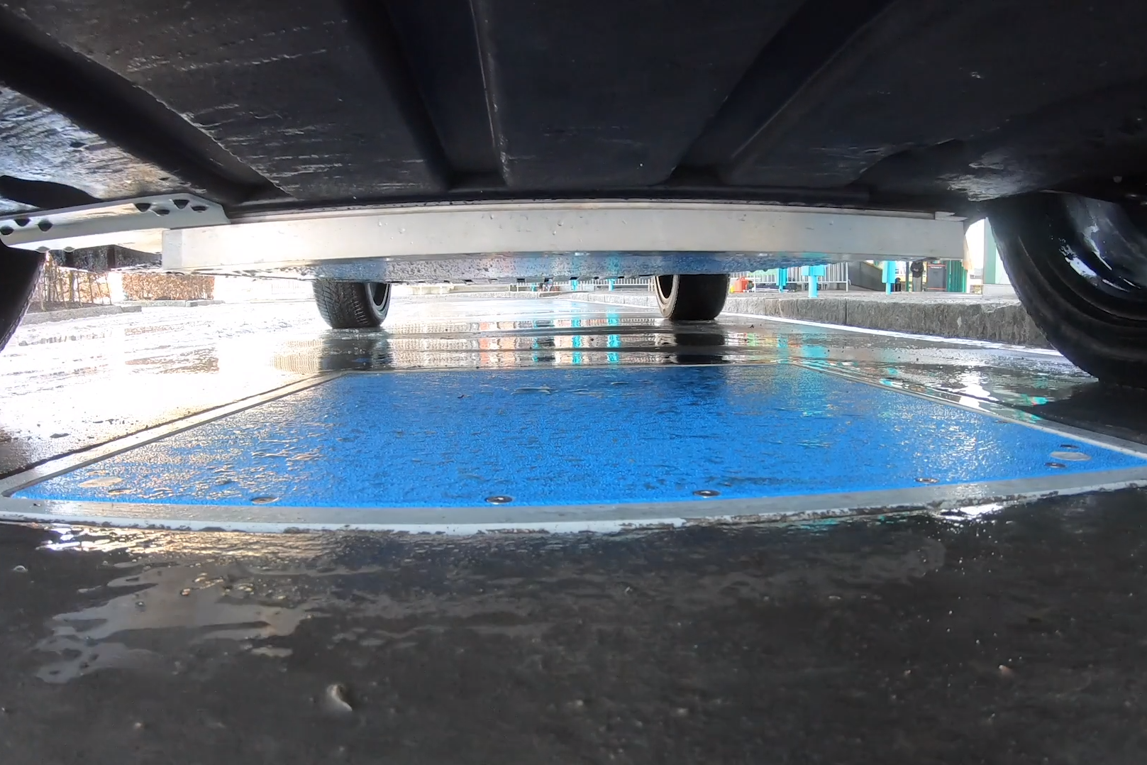 Volvo EV car wireless charging in Gothenburg green city zone