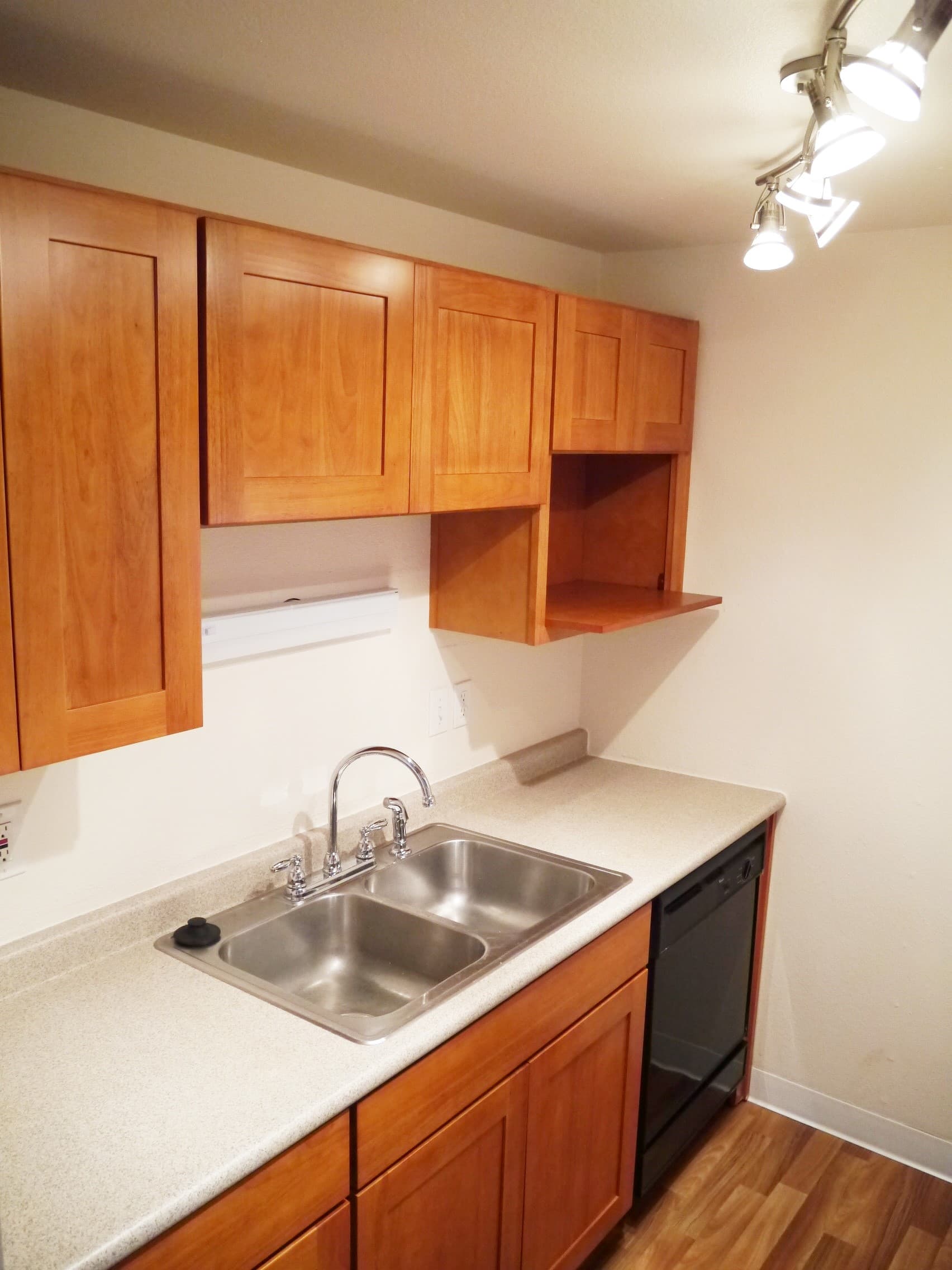 Tw_new_kit_sink_Cab___Trk_Lts__2_