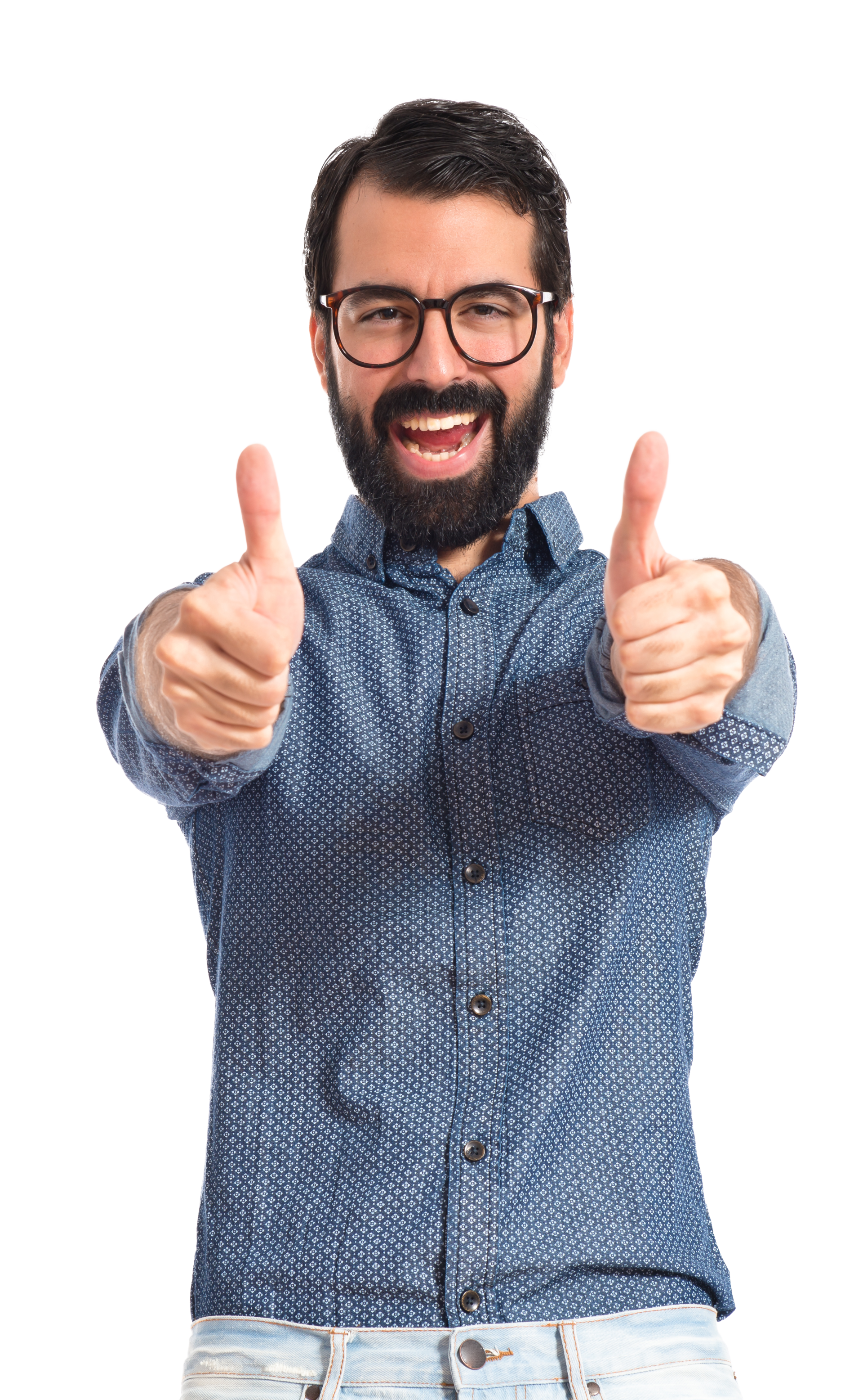 Un hombre con barba y gafas levanta dos pulgares.