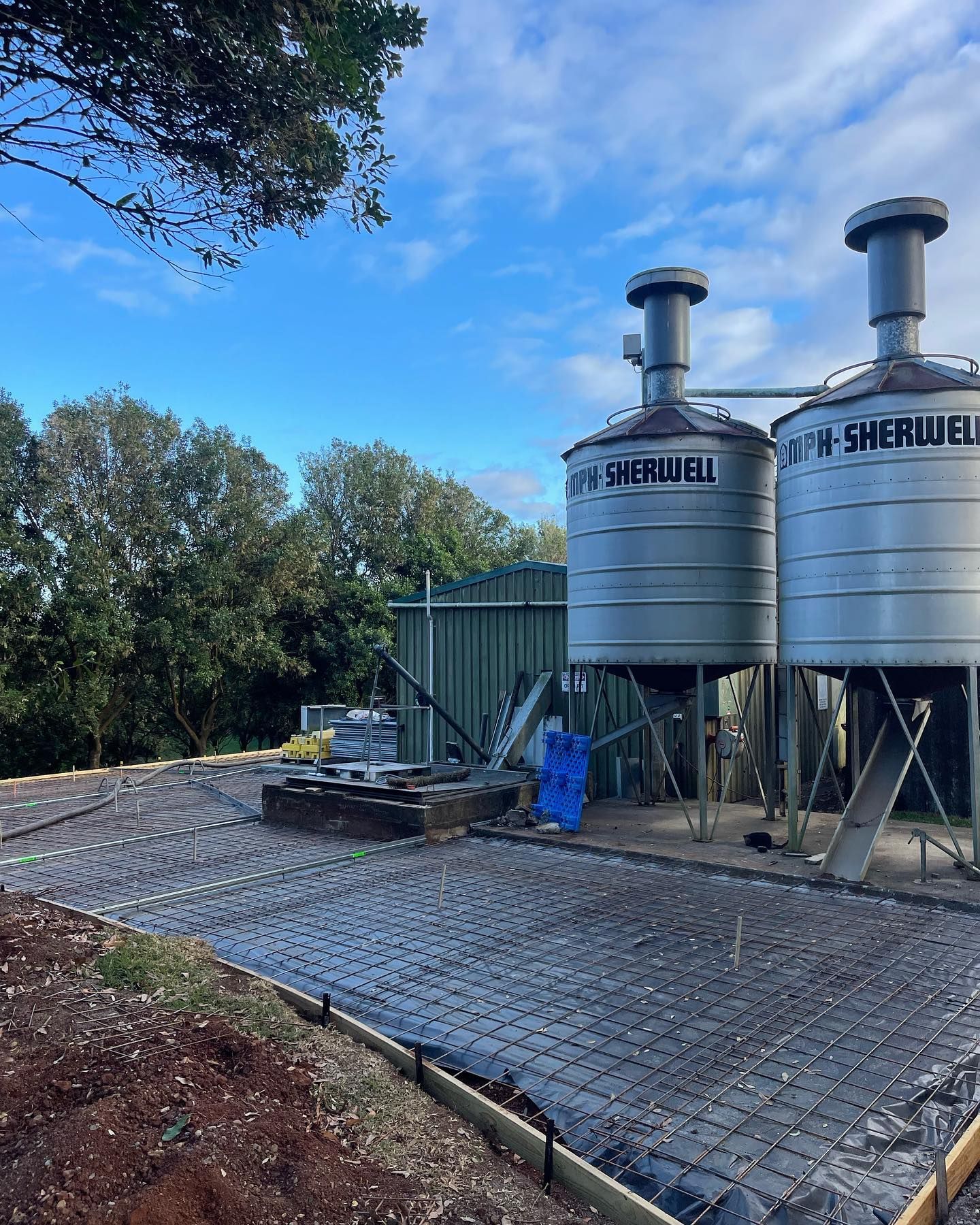 A Large Tank with the Word Sherwell on It — Casino, NSW — Lismore Concrete Pumping