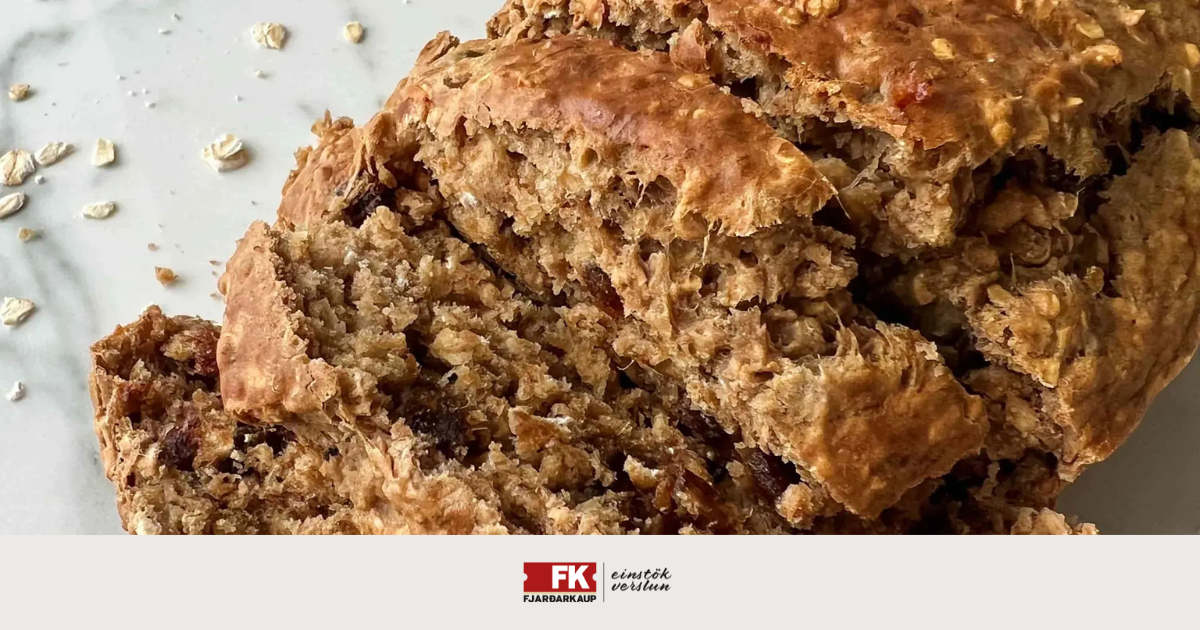 Það er svo ótrúlega sniðugt að henda í eitt stykki bananabrauð þegar maður á nokkra banana