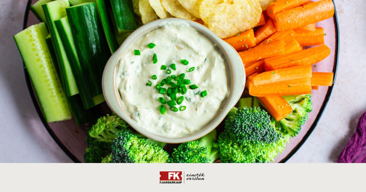 Ljúffeng og mild púrrulauksdýfa sem passar fullkomlega með fersku grænmeti, kexi eða snakki. Frábær