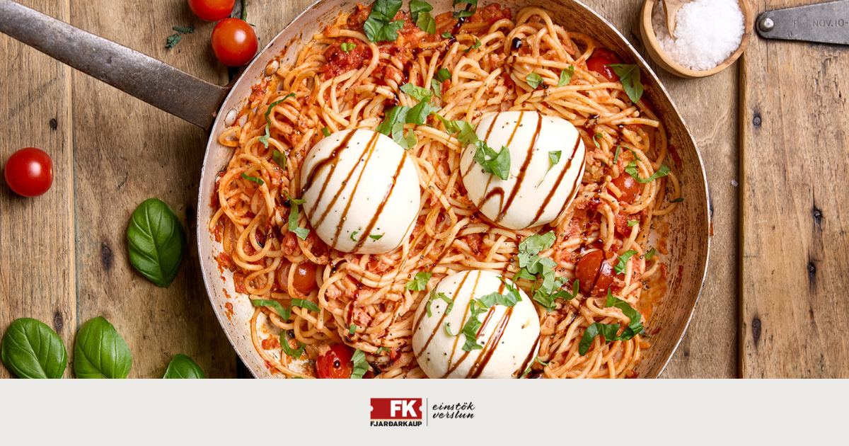 Hérna erum við búin að færa sígildan rétt í sannkallaðan sparibúning með ljúffengar burrata kúlunum