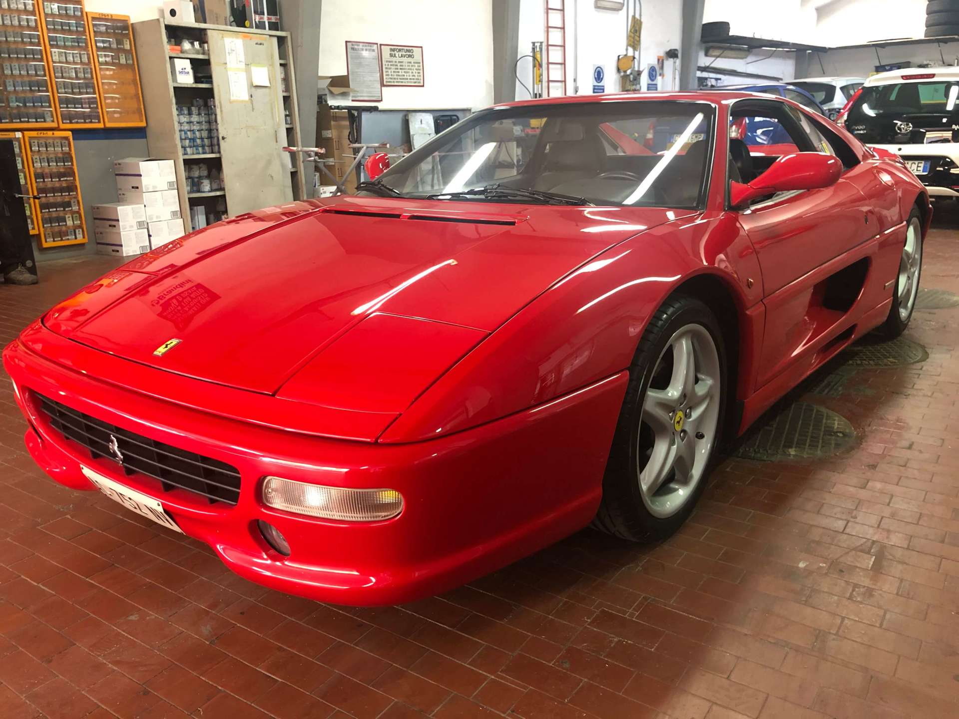 ferrari nella carrozzeria storica