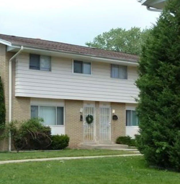95th Street Townhomes Front Exterior