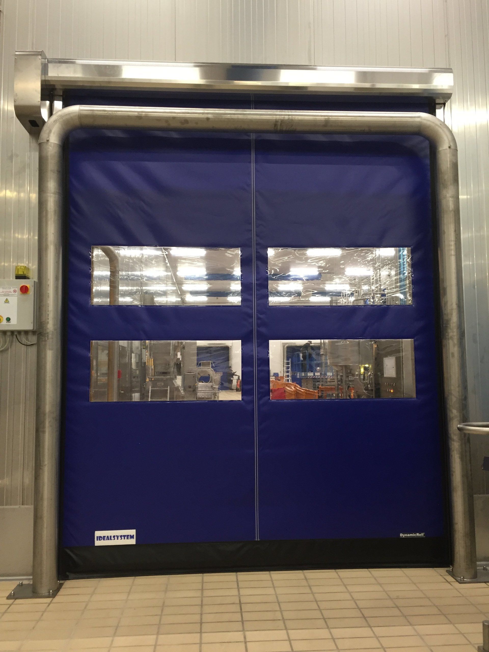 Protezioni antiurto con muretto in acciaio inox - Idealsystem Cesena