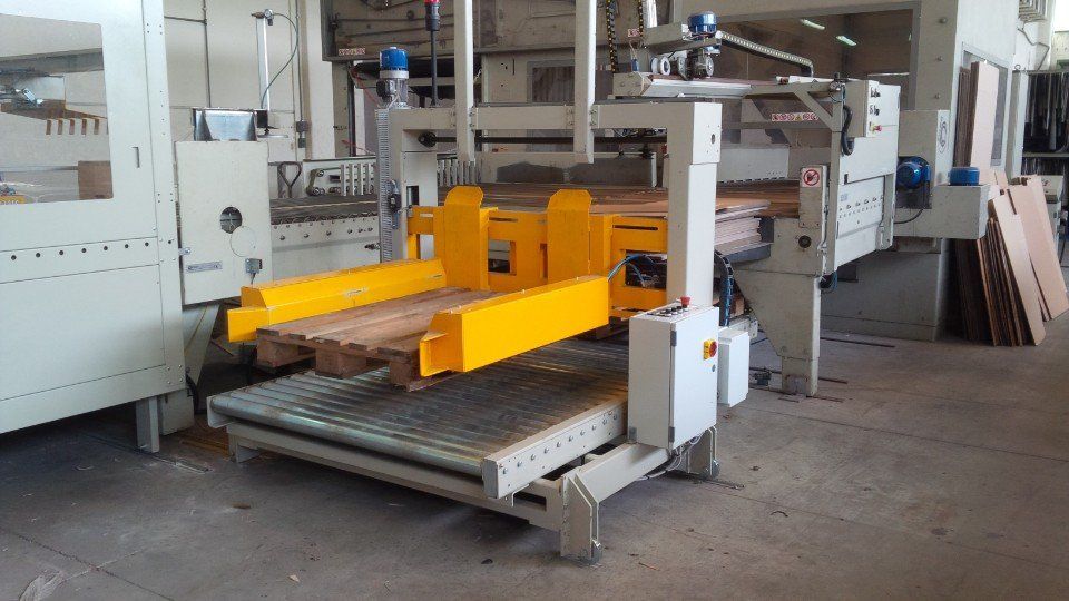 strumento per caricare pallet