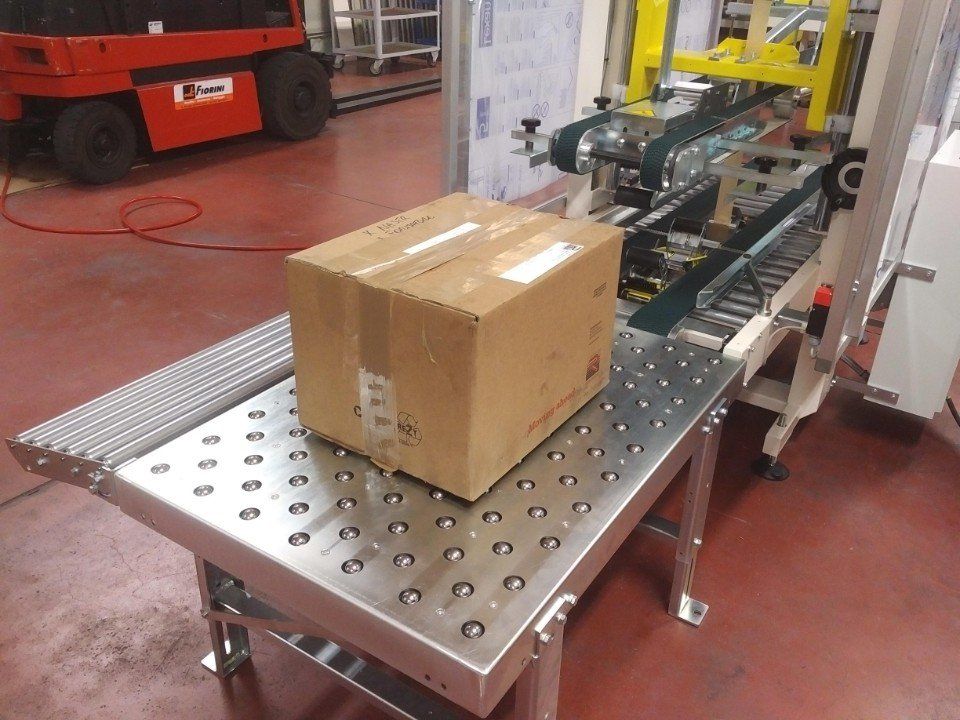 Parcel packaging machinery