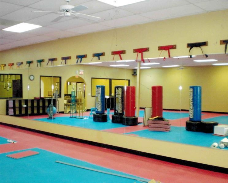 yellow-room-with-mirrors-custom-project