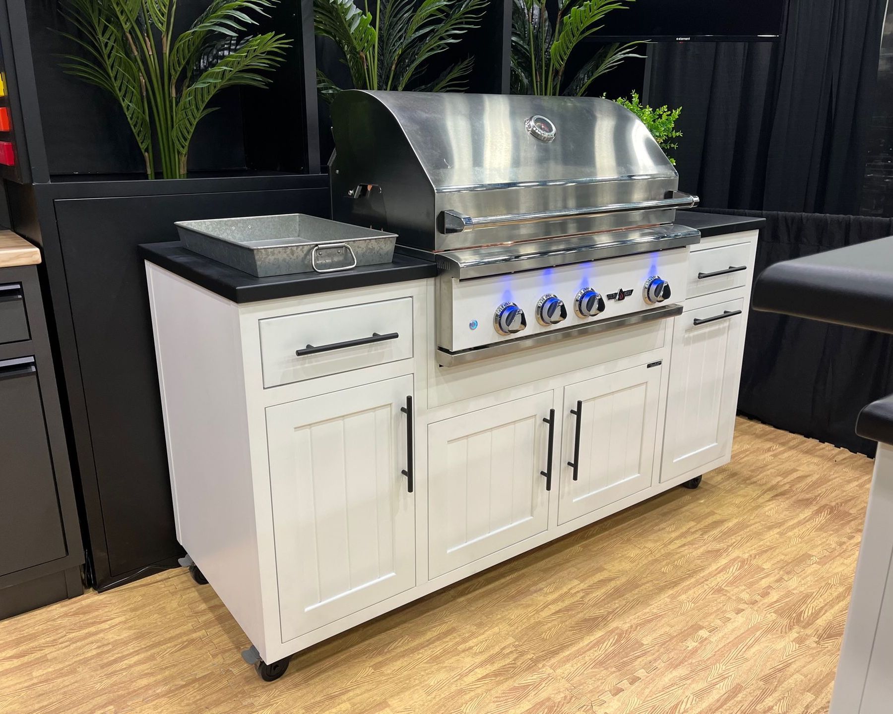 Challenger Designs Outdoor Kitchen Cart with Delta Heat Grill