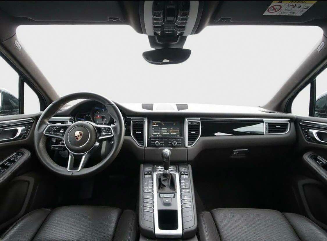 Inside Porsche Macan S
