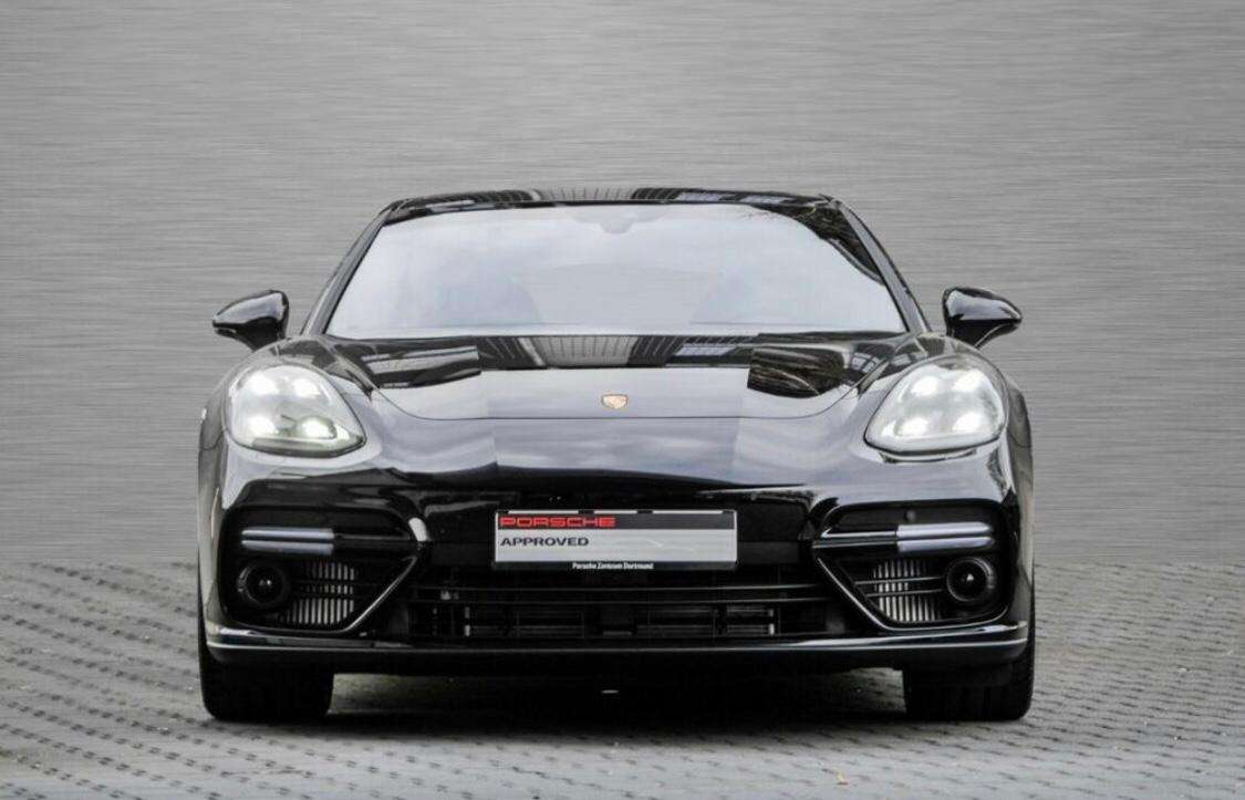 Front Porsche Panamera 4 E-Hybrid black