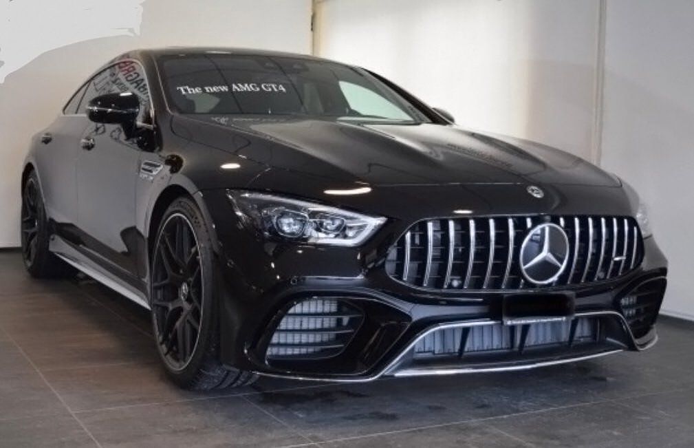Front right Mercedes-AMG GT4 black