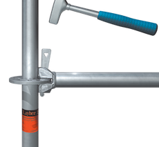 Componentes do andaime: poste vertical, barra horizontal, martelo.