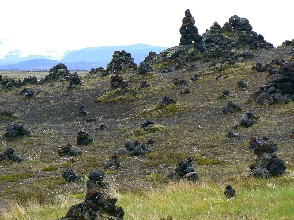Laufskálavarða elf village