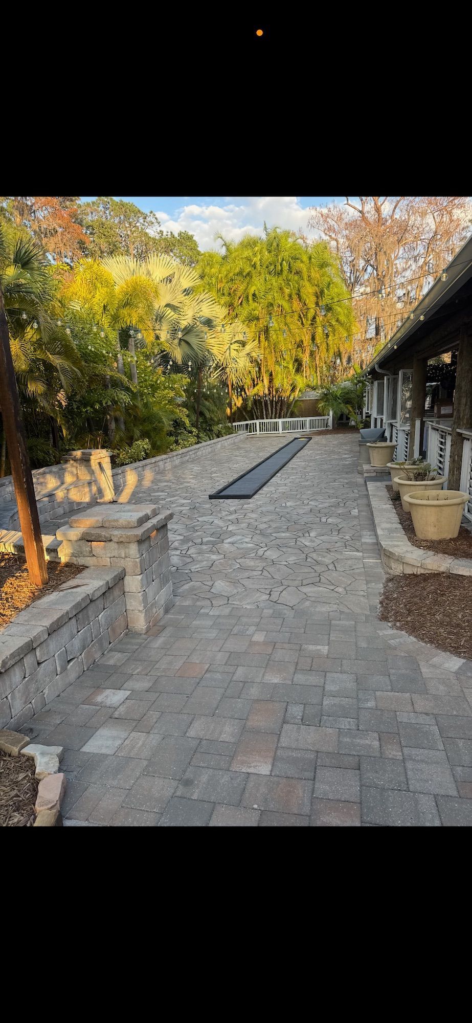 A 50ft putting challenge rental setup outside