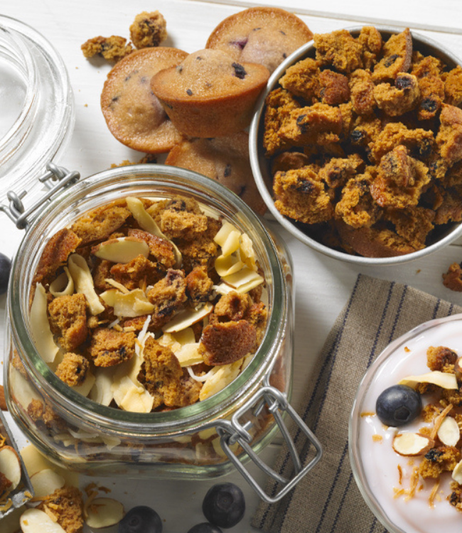 blueberry mini muffins as breakfast crunch topping