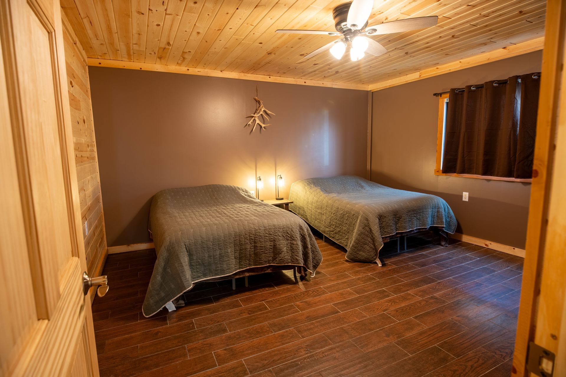 hunting outfitters lodge ND