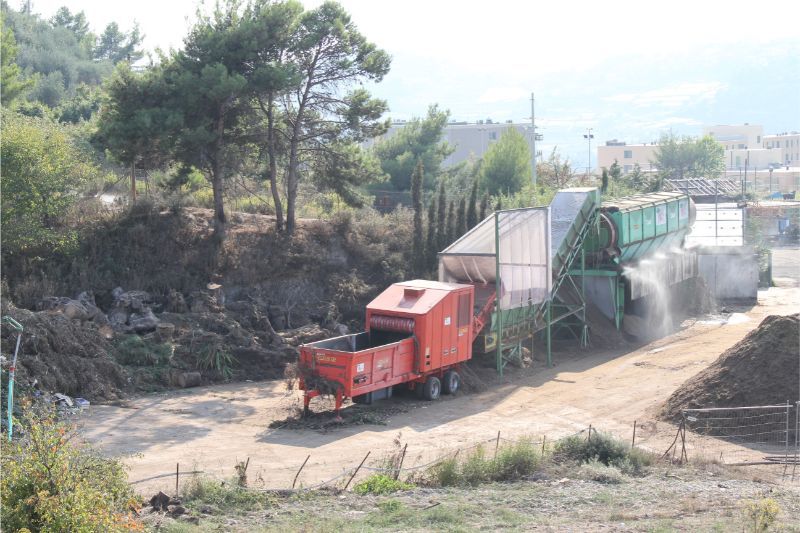 Macchinario per la lavorazione dei rifiuti vegetali