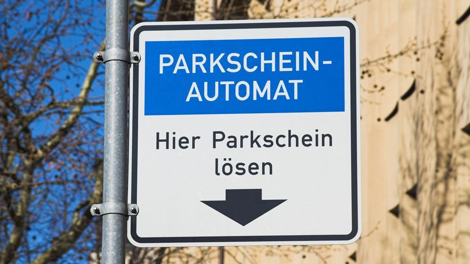 Schild zum Parkkarte lösen