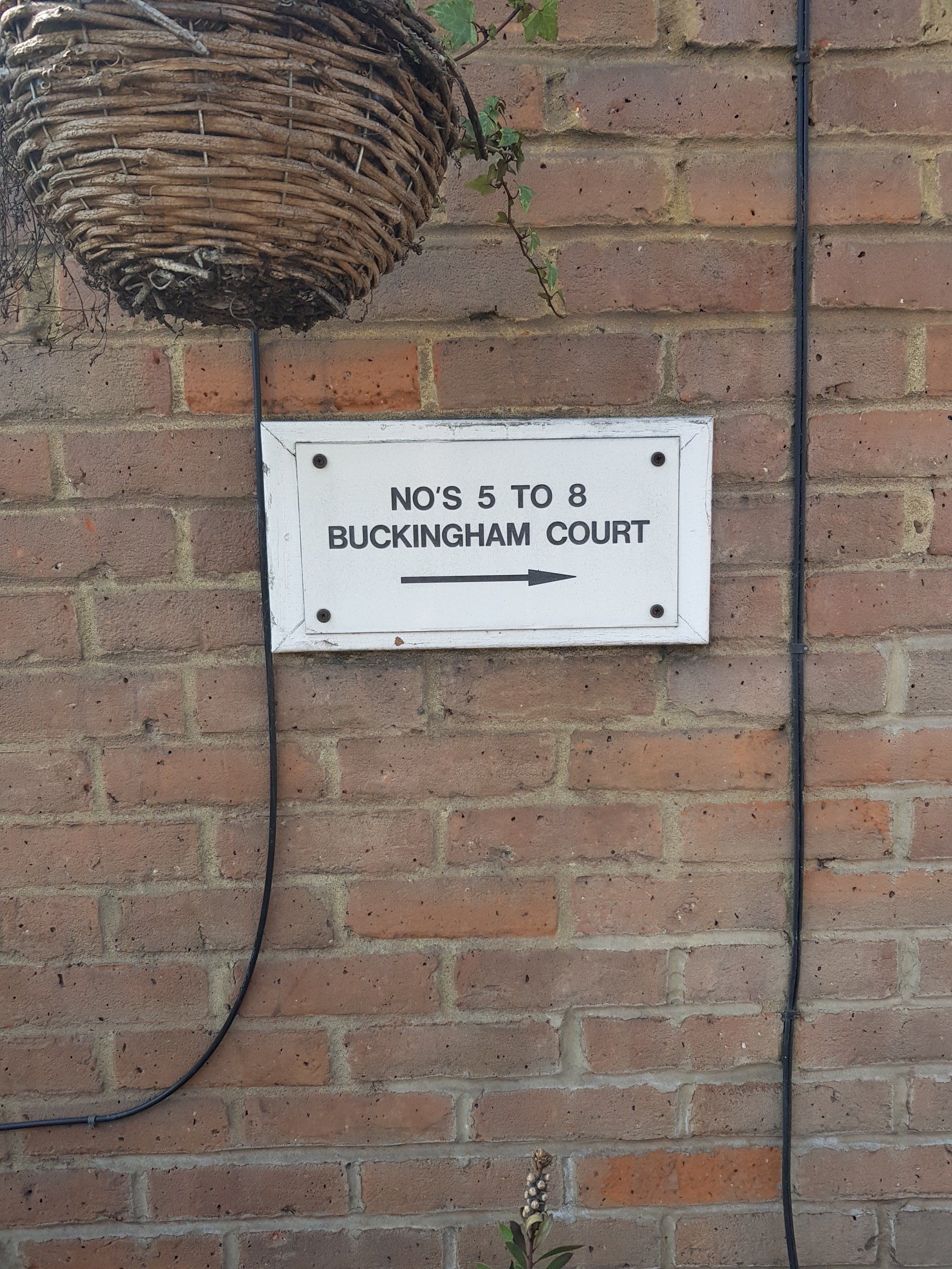 Mulberry Court sign - before