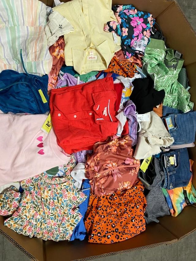 Huge Target Lot NWT Clothing Wholesale Overstock Clearout Liquidation 2500  MSRP -  Canada