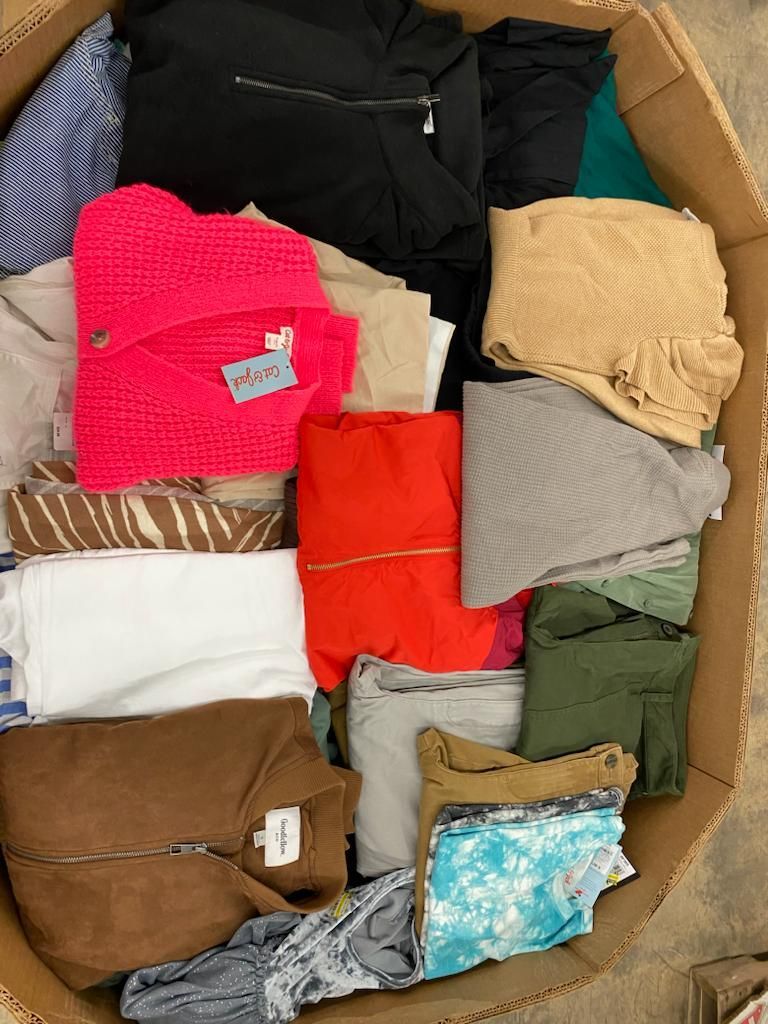 Target Overstock Clothing Truckload. Liquidation Clothing Truckload ...