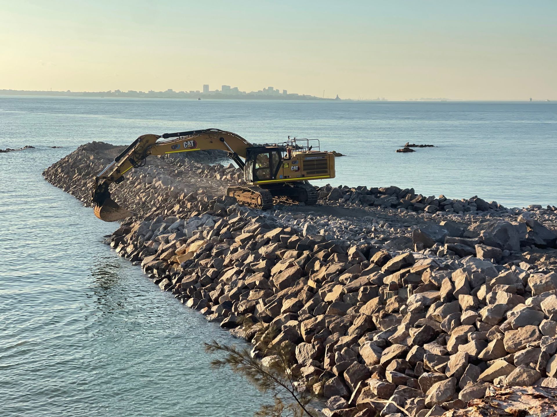 warilla rock sea wall