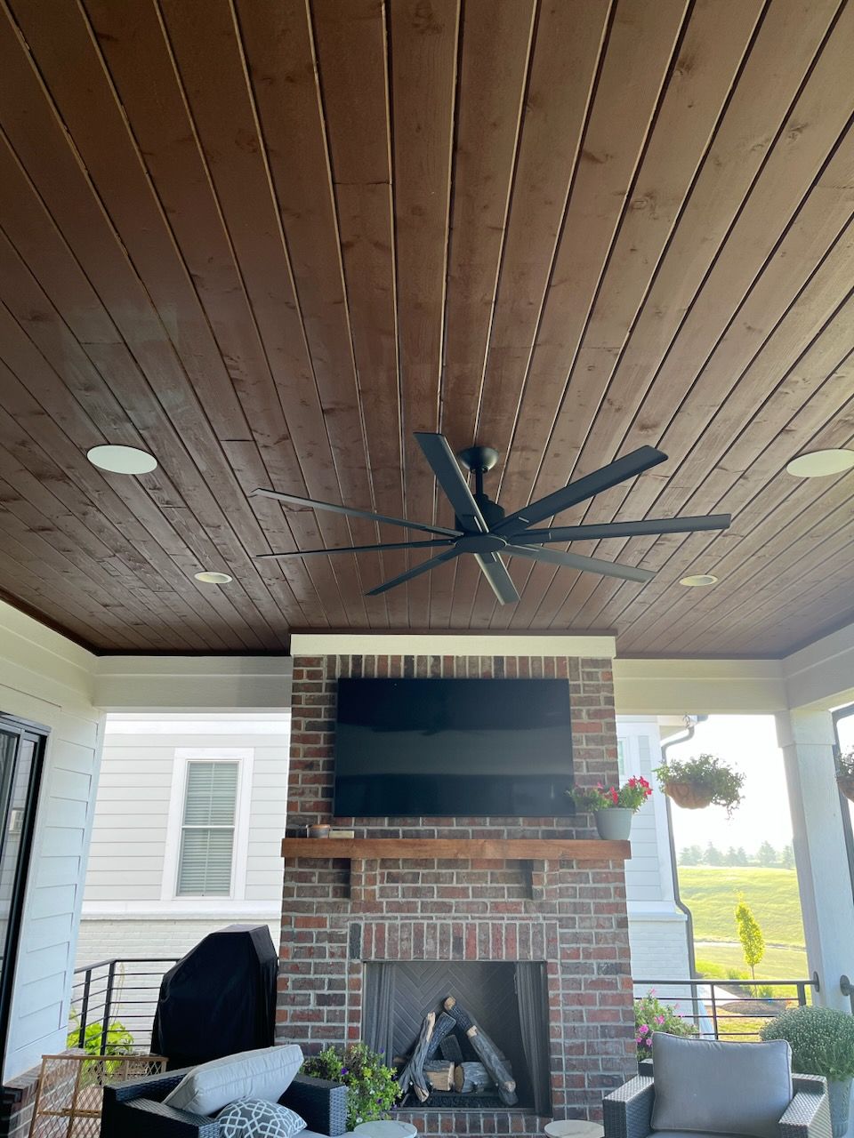 Outdoor Area with Fan Ceiling